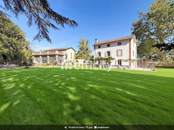Maison
         11 pièces
        - 370 m² Bien prestige 590 000 € *