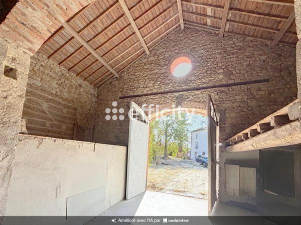 Maison
         11 pièces
        - 370 m² Bien prestige 590 000 € *