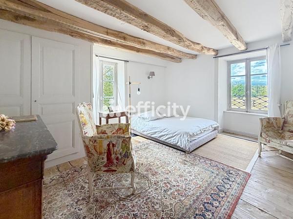 Maison
         11 pièces
        - 370 m² Bien prestige 590 000 € *