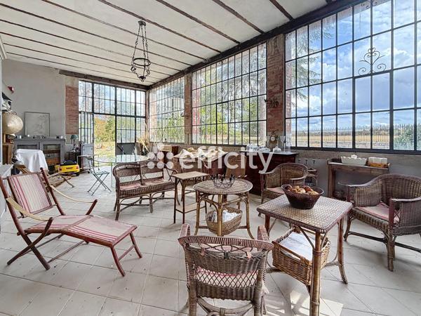 Maison
         11 pièces
        - 370 m² Bien prestige 590 000 € *