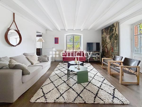 Maison
         11 pièces
        - 370 m² Bien prestige 590 000 € *