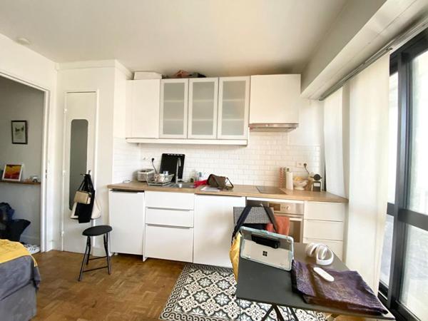STUDIO PARIS 15  de 18,50 m2 + balcon