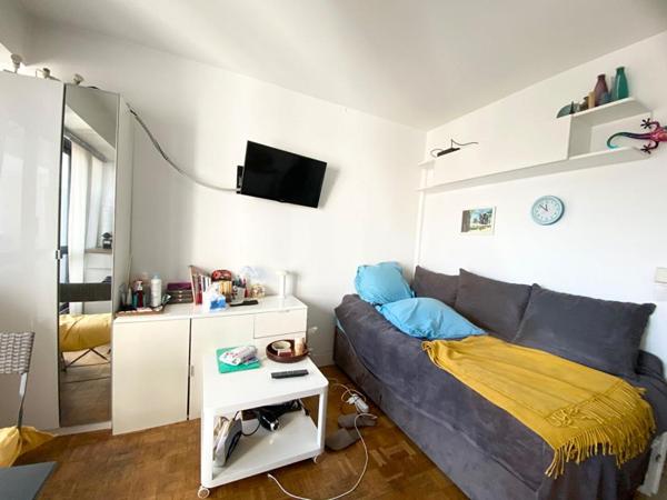 STUDIO PARIS 15  de 18,50 m2 + balcon