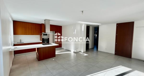Location Appartement 4 pièces 74.67 m² - Bron 69500