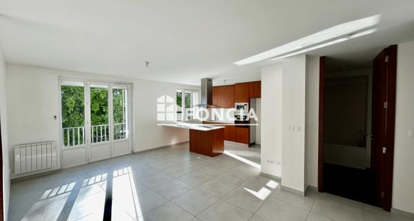 Location Appartement 4 pièces 74.67 m² - Bron 69500