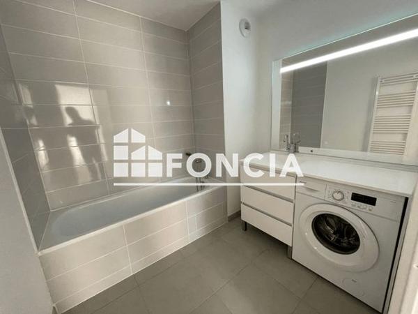 Location Appartement 3 pièces 60.4 m² - 51-53 RUE LAVEISSIERE Deville Les Rouen 76250