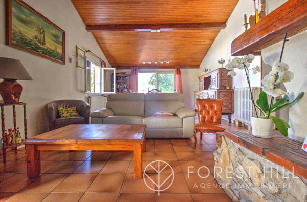 Céret (66400) Maison charmante en 4 faces avec jardin