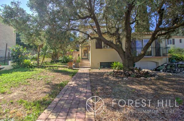 Céret (66400) Maison charmante en 4 faces avec jardin