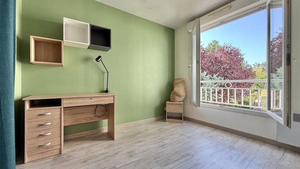 F3 bords de seine Corbeil Essonnes 63,73 m2