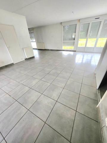 MAISON PLAIN PIED T5 GARAGE SUR 1119m2 TERRAIN PLAT