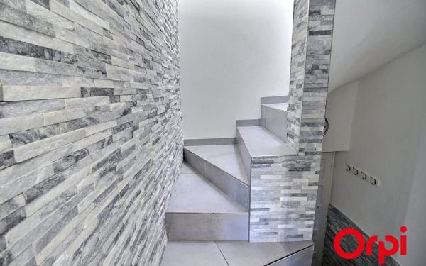 Appartement à vendre    2 pièces • 53,70 m2 Marseille 13