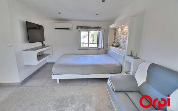 Appartement à vendre    2 pièces • 53,70 m2 Marseille 13