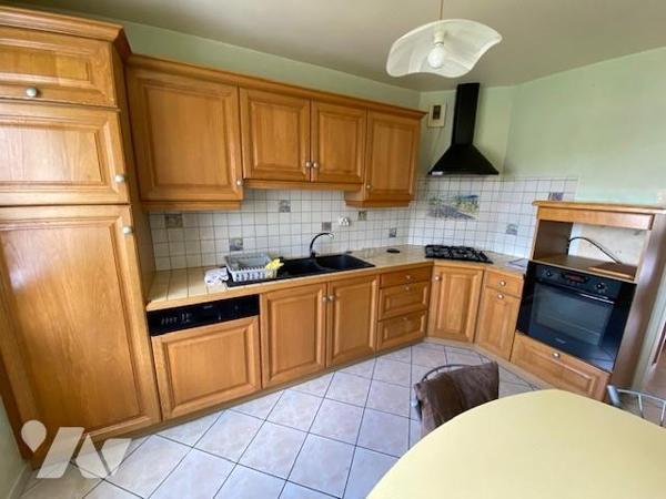 Appartement T3 traversant de 93.38m², 1er étage, place Jean Jaurès à Roche la Molière