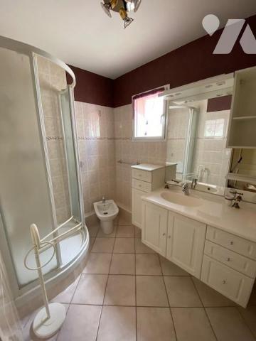 Appartement T3 traversant de 93.38m², 1er étage, place Jean Jaurès à Roche la Molière
