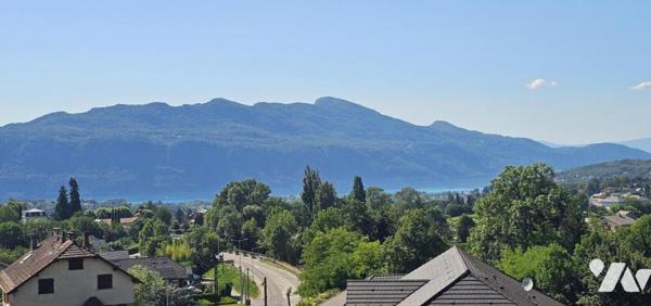 Appartement dernier étage avec vue lac et montagne