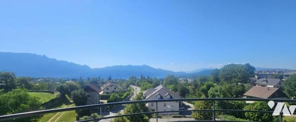 Appartement dernier étage avec vue lac et montagne