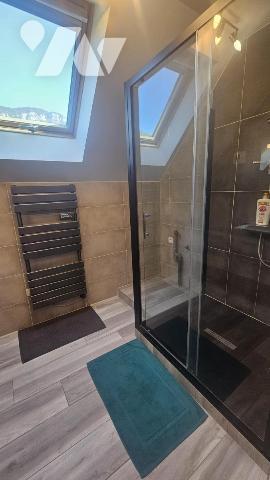 Appartement dernier étage avec vue lac et montagne