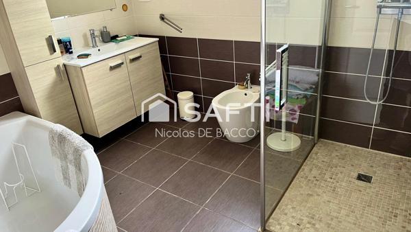 Maison de famille de 160 m2, sur une parcelle de 3220 m2.