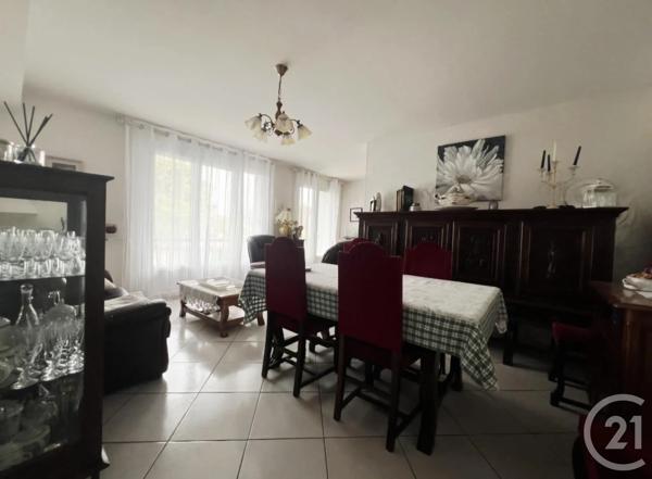 Appartement F3 à vendre  3 pièces - 73,88 m 2   MONTLUCON  - 03