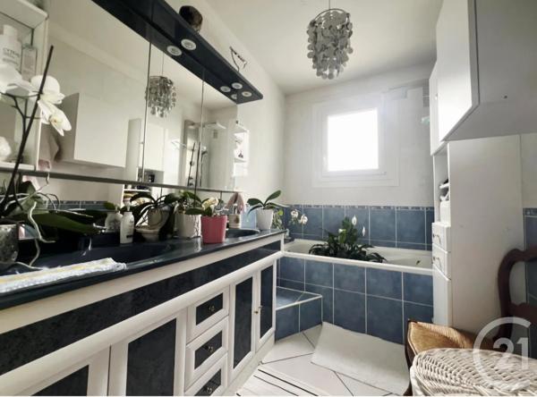 Appartement F3 à vendre  3 pièces - 73,88 m 2   MONTLUCON  - 03