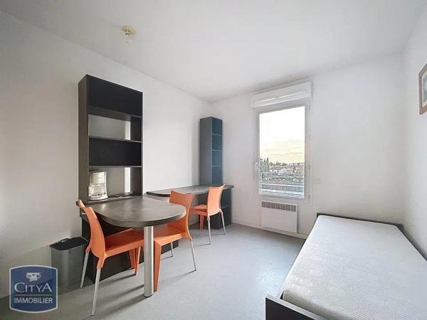 Appartement à louer 1 pièce 17.52m² Nîmes (30000)