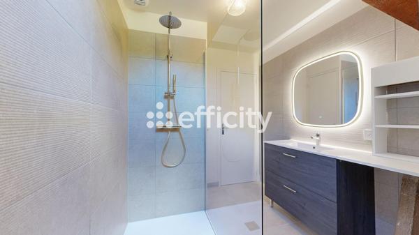 Maison
         5 pièces
        - 173 m² 307 000 € *