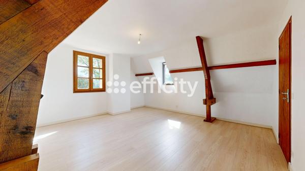 Maison
         5 pièces
        - 173 m² 307 000 € *
