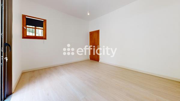 Maison
         5 pièces
        - 173 m² 307 000 € *