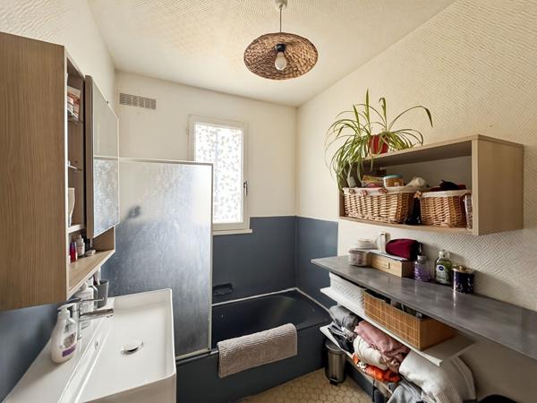 MAISON INDIVIDUELLE DANS UN CADRE BUCOLIQUE AVEC VUE DEGAGÉE SUR LA VALLÉE