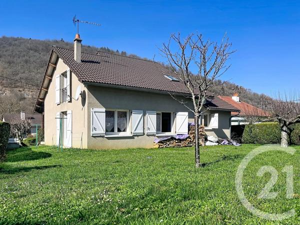 Maison à vendre  5 pièces - 116 m 2   MASSIAC  - 15