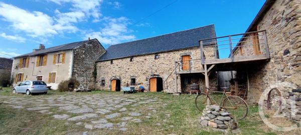 Maison à vendre  5 pièces - 116 m 2   MASSIAC  - 15
