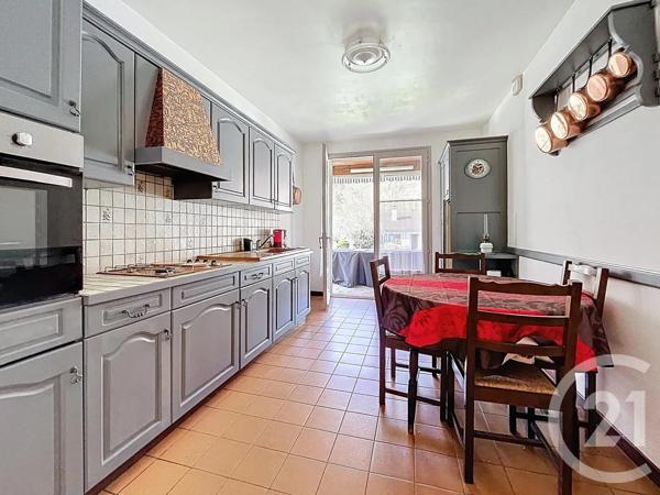 Maison à vendre  5 pièces - 116 m 2   MASSIAC  - 15