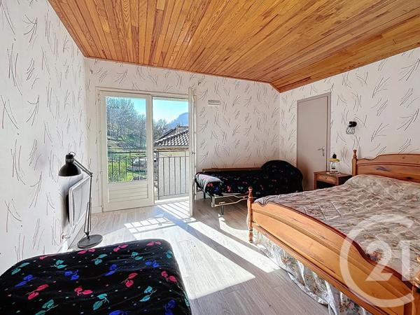 Maison à vendre  5 pièces - 116 m 2   MASSIAC  - 15