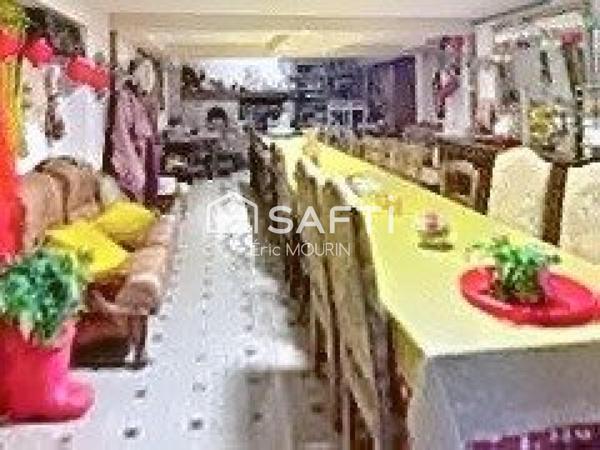 Très grande maison avec beaucoup de potentiel et 1ha300 de terrain.