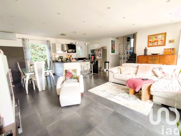 Maison à vendre 7 pièces 124 m² Le Revest-les-Eaux