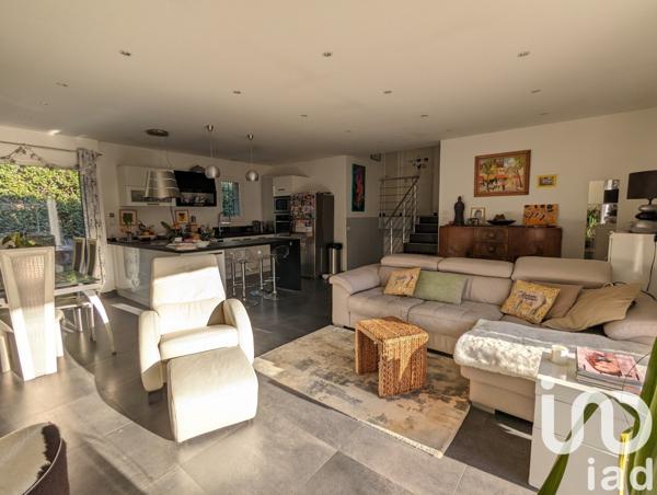 Maison à vendre 7 pièces 124 m² Le Revest-les-Eaux