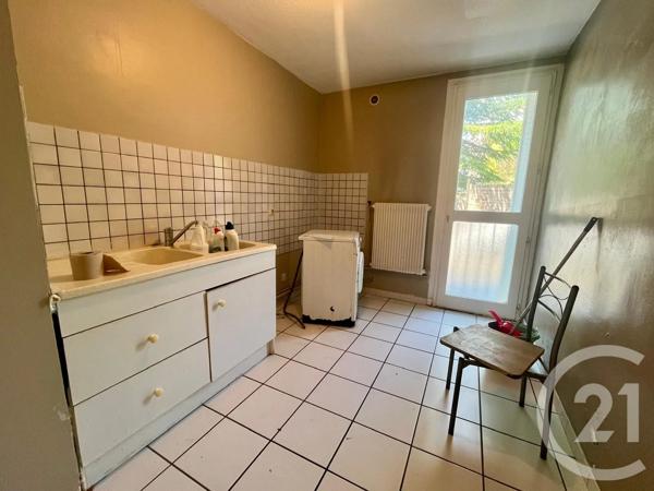 Appartement F3 à vendre  3 pièces - 61 m 2   ST ETIENNE  - 42