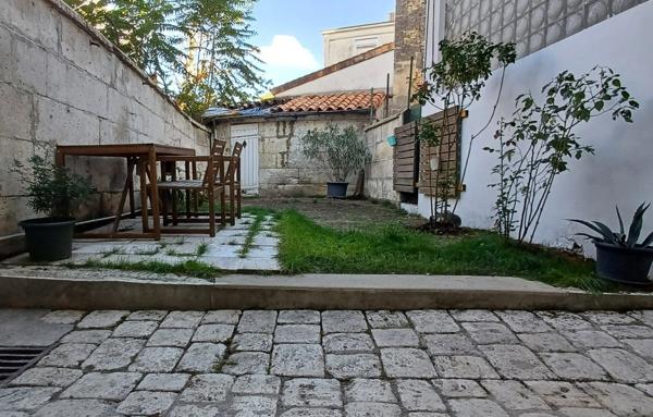 Maison à vendre 5 pièces  ANGOULEME centre 4 chambres, jardin
