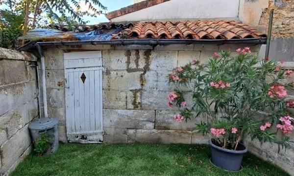 Maison à vendre 5 pièces  ANGOULEME centre 4 chambres, jardin
