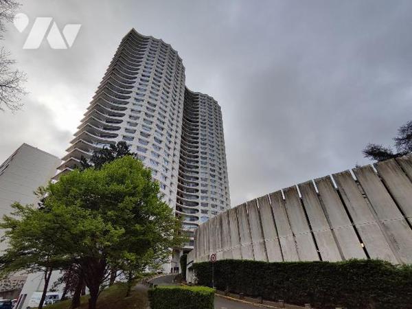 A VENDRE QUARTIER BOURG L'EVEQUE - Appartement T2 - Metro - Venez découvrir à la vente ce bel a...