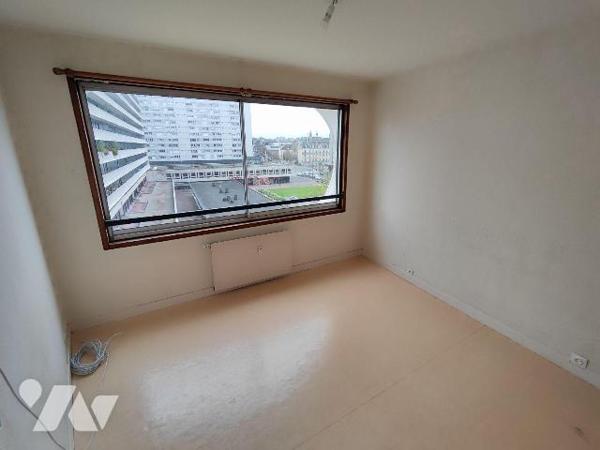 A VENDRE QUARTIER BOURG L'EVEQUE - Appartement T2 - Metro - Venez découvrir à la vente ce bel a...