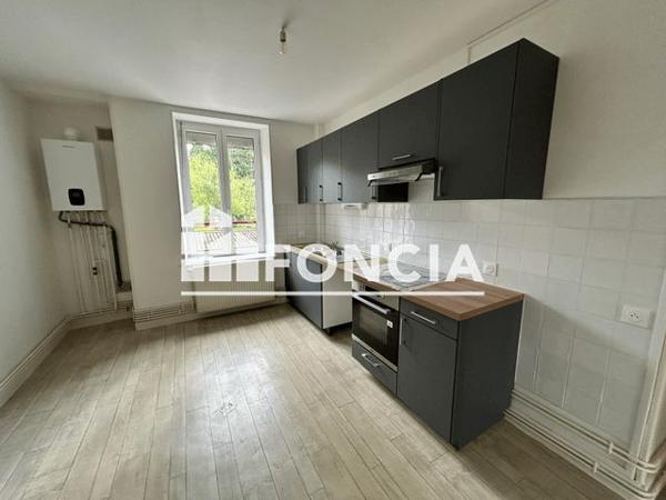 Location Appartement 3 pièces 78.26 m² - 28 RUE EMILE ZOLA Vrigne Aux Bois 08330