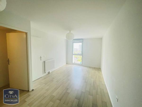 Appartement à louer 2 pièces 39.79m² Tours (37000)