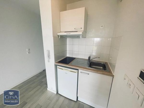 Appartement à louer 2 pièces 39.79m² Tours (37000)