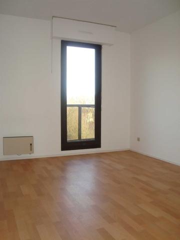 Appartement t3 terrasse et place de parking