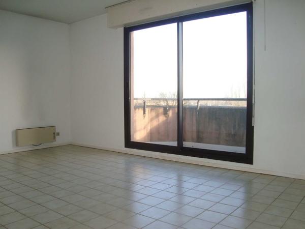 Appartement t3 terrasse et place de parking