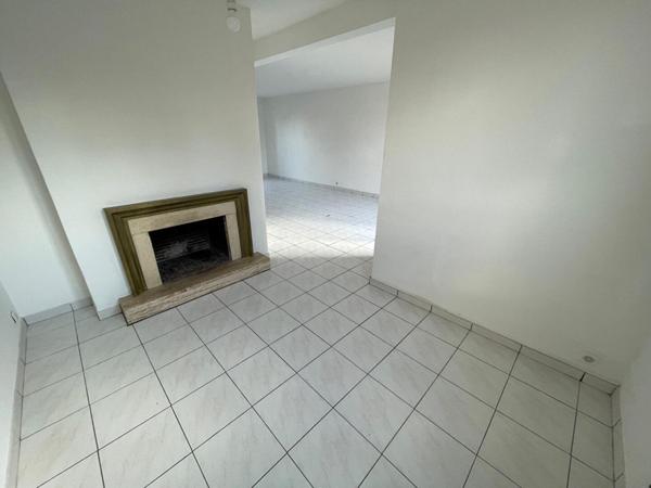 A LOUER : Maison à ARMENTIERES • Avenue Marc Sagnier - LAC DU PRES DE HEM • 985 € CC • Réf. 583-001