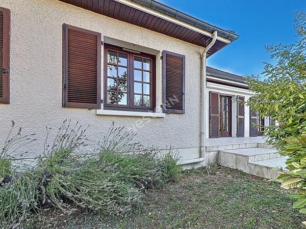 Maison spacieuse a vendre a Poitiers - 5 chambres et grand jardin !