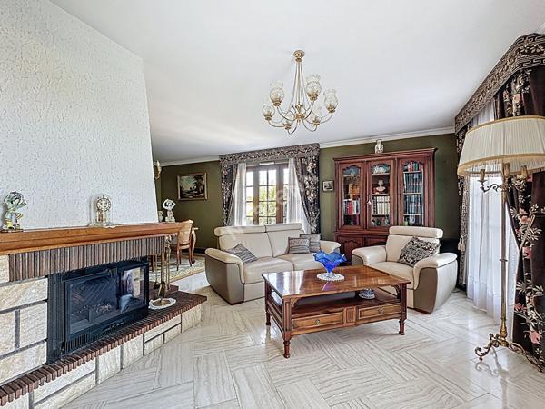 Maison spacieuse a vendre a Poitiers - 5 chambres et grand jardin !