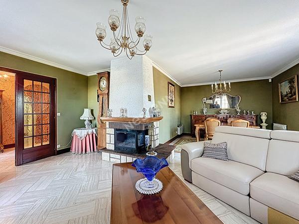 Maison spacieuse a vendre a Poitiers - 5 chambres et grand jardin !